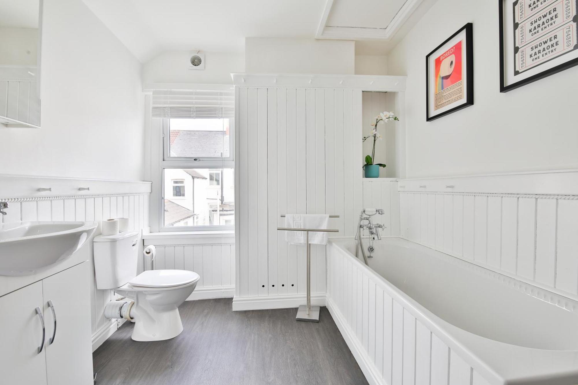 Fresh Cardiff Bay 2 Bedroom House- 3 Tv'S 外观 照片